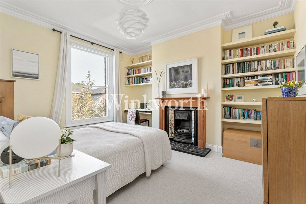 Property photo 3 of 19 Picture No. 10