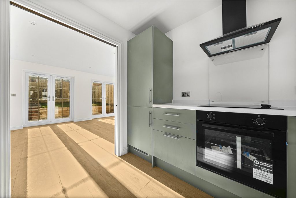 Property photo 3 of 21 Picture No. 25