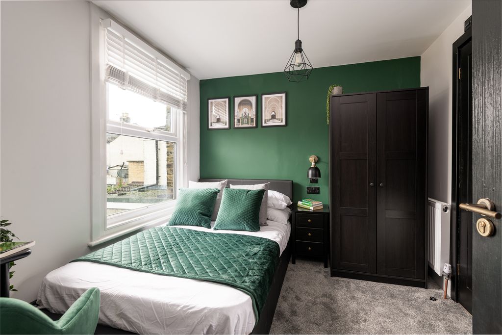 Property photo 2 of 7