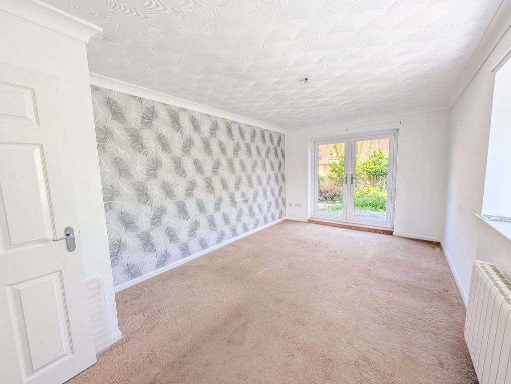 Property photo 2 of 9 Lounge