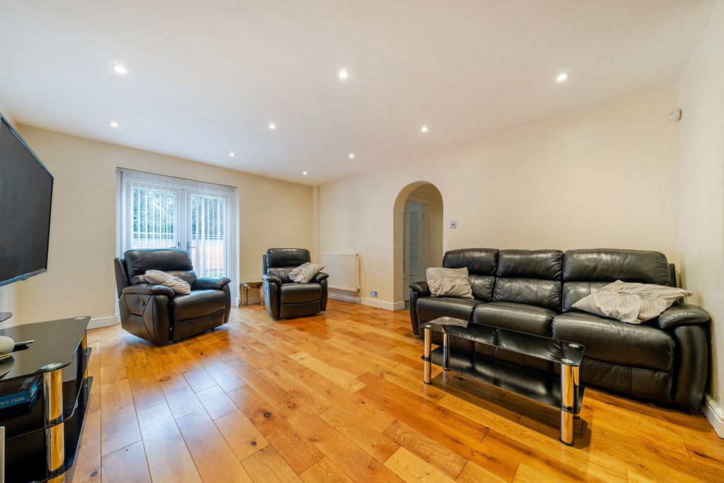 Property photo 2 of 20 Reception