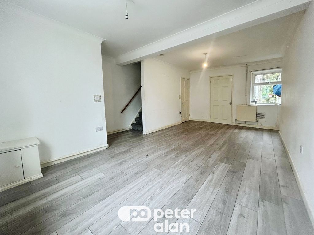 Property photo 2 of 8 Living Room