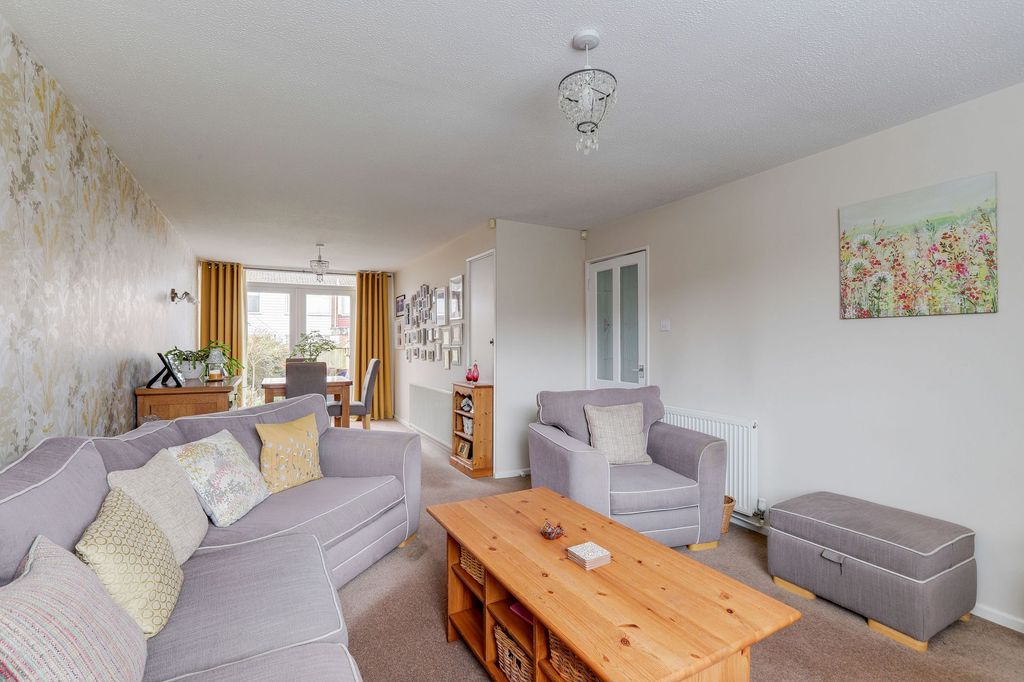 Property photo 2 of 22