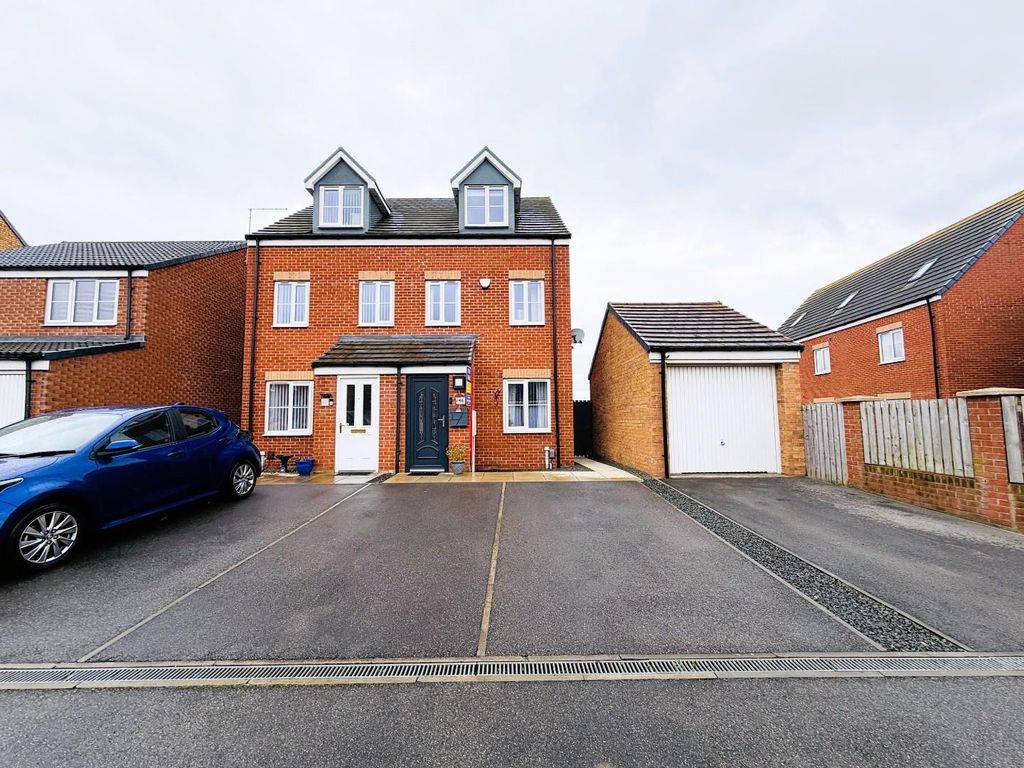 Property photo 1 of 18 Front