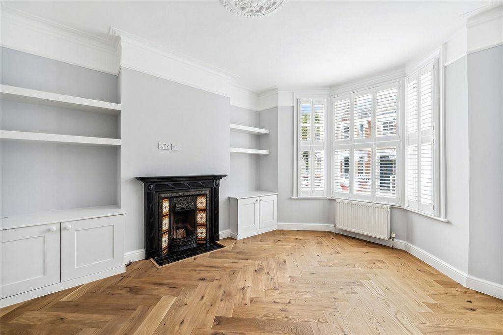 Property photo 3 of 7