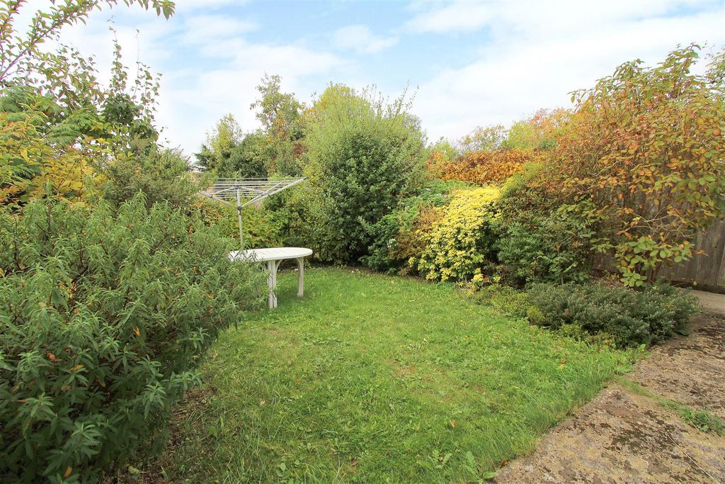 Property photo 2 of 13 Garden.Jpg