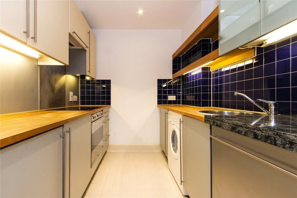 Property photo 2 of 14 Kitchen