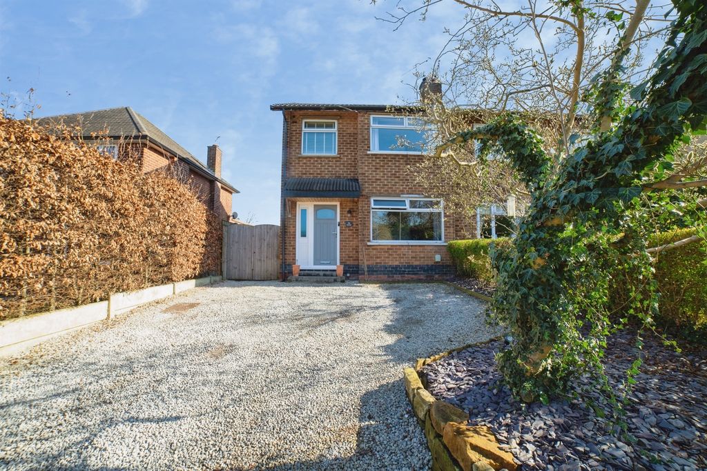 Property photo 1 of 32