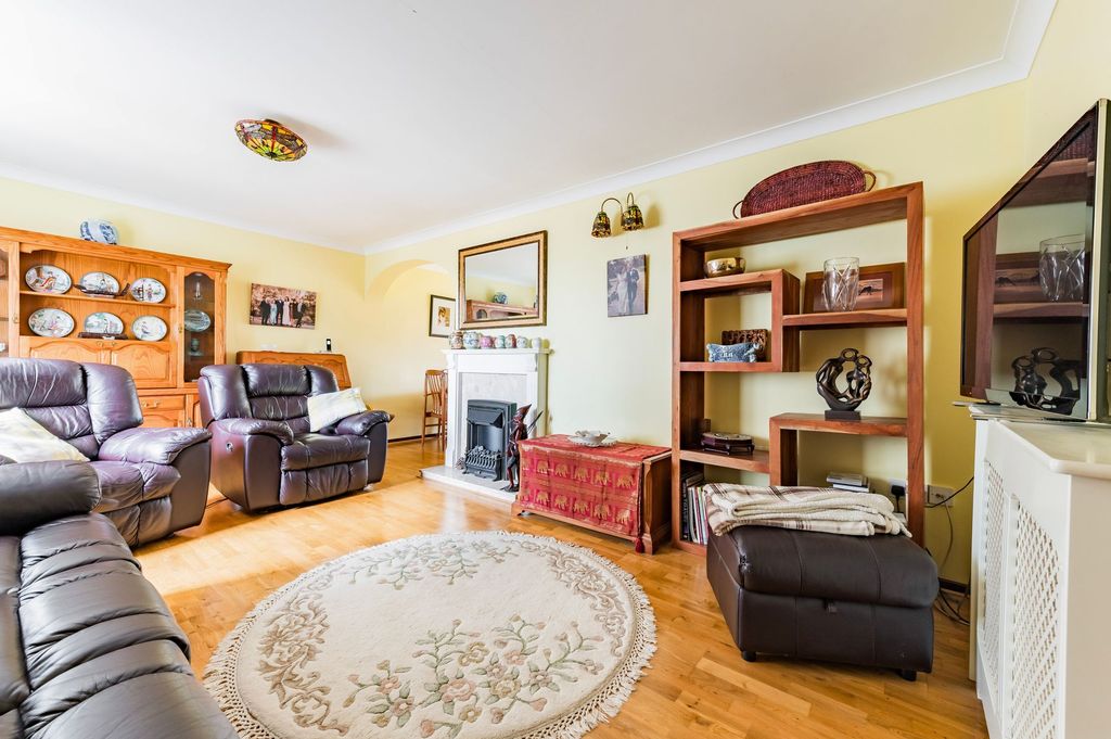 Property photo 3 of 24