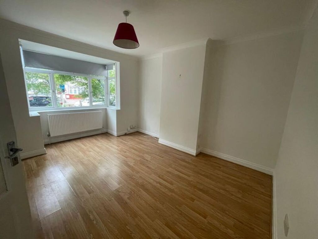 Property photo 3 of 4