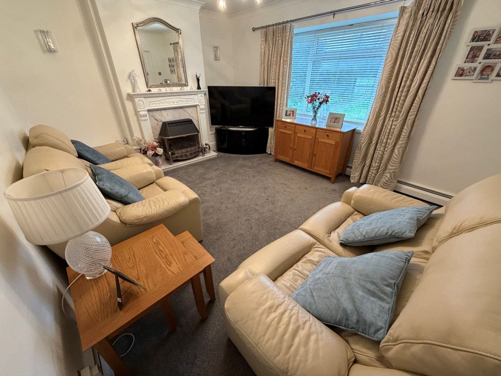 Property photo 2 of 18 4905851