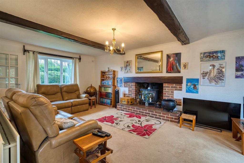 Property photo 3 of 11 Sitting Room