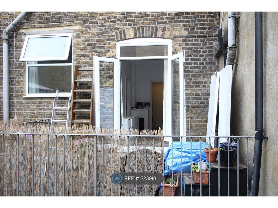 Property photo 2 of 11 Roof Terrace