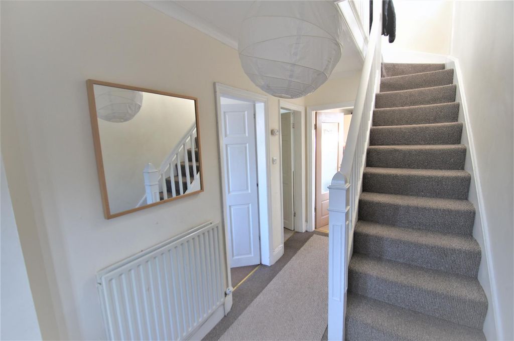 Property photo 2 of 29