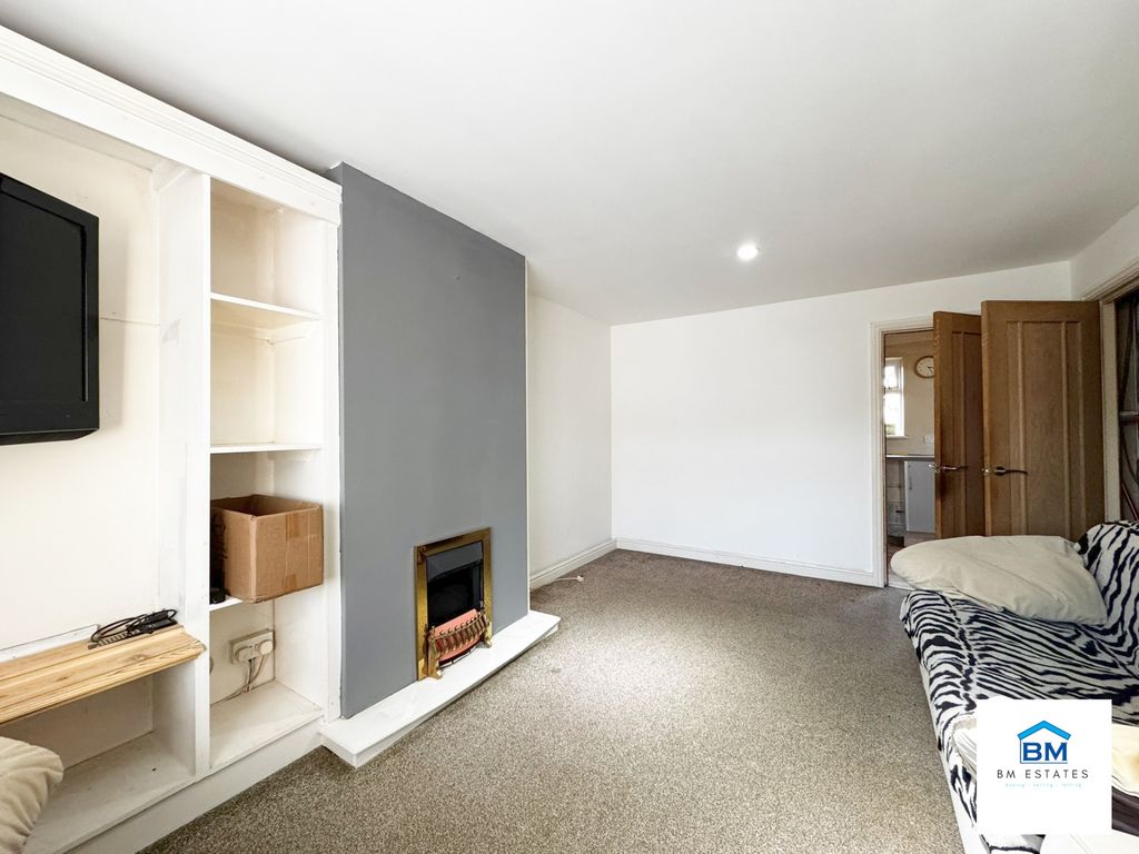 Property photo 2 of 6 Lounge