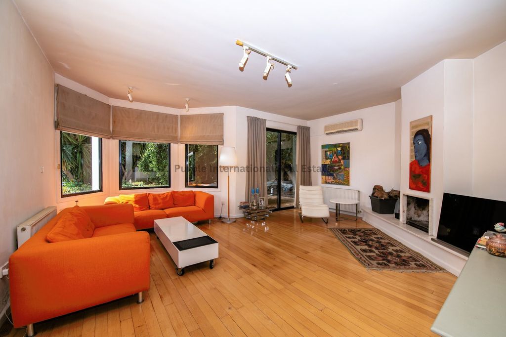 Property photo 3 of 33