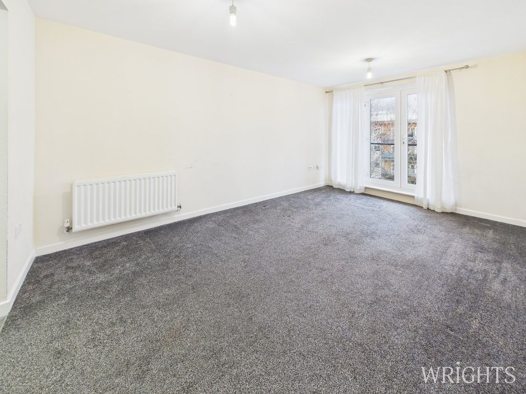 Property photo 2 of 17 Lounge