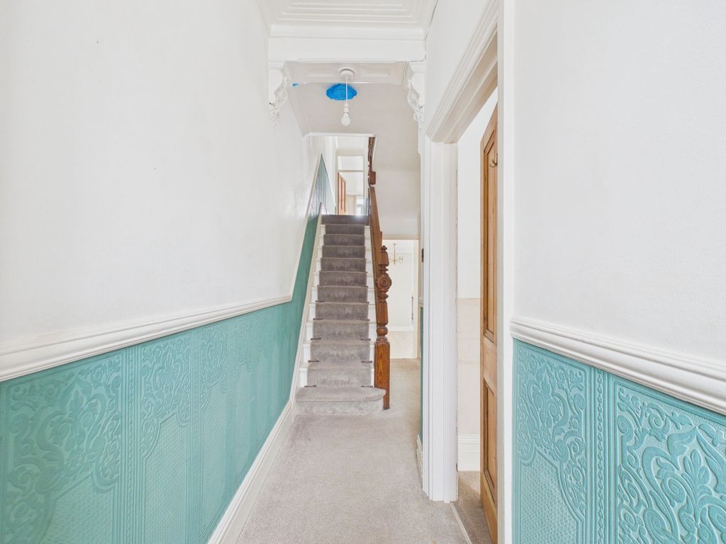 Property photo 2 of 35