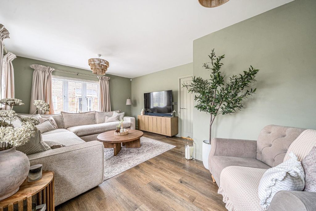 Property photo 2 of 24 1386261-18-6938576Cb6382.Jpg