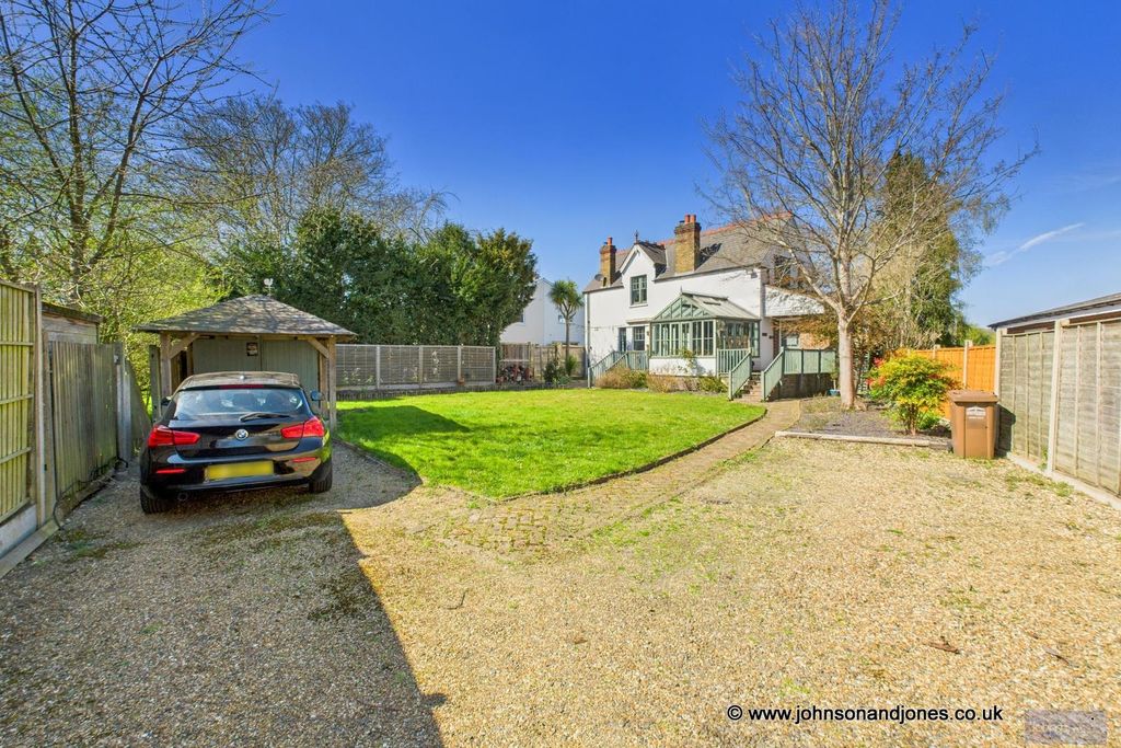 Property photo 1 of 33 30 Drive.Jpg