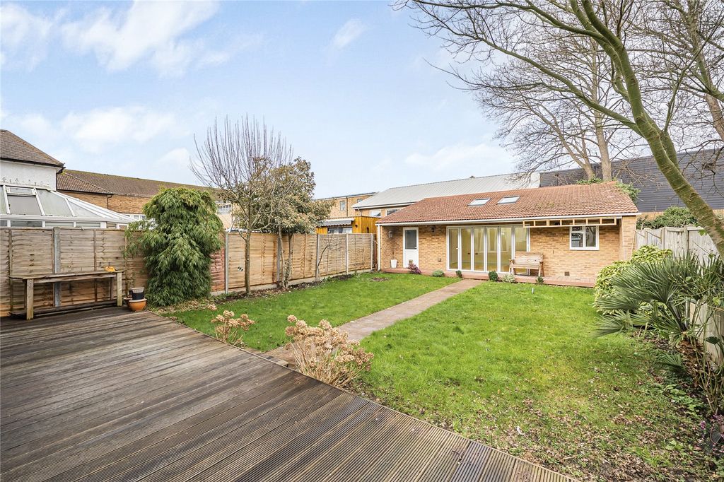 Property photo 2 of 16 Garden