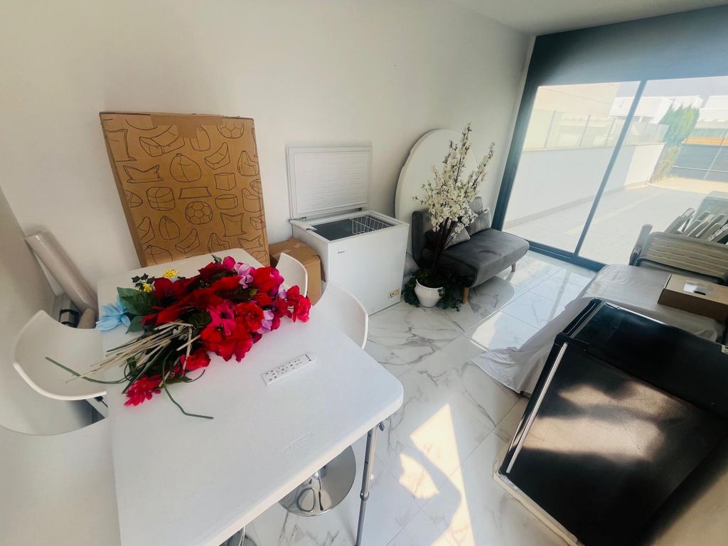 Property photo 3 of 23