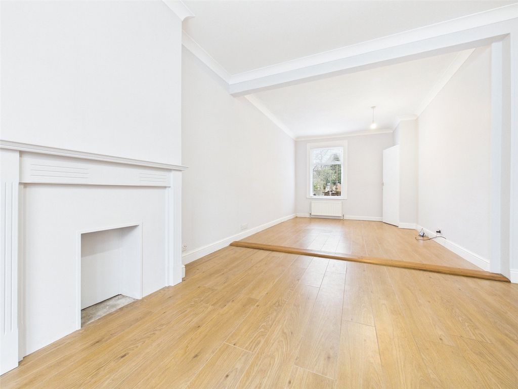 Property photo 2 of 12 Picture 2