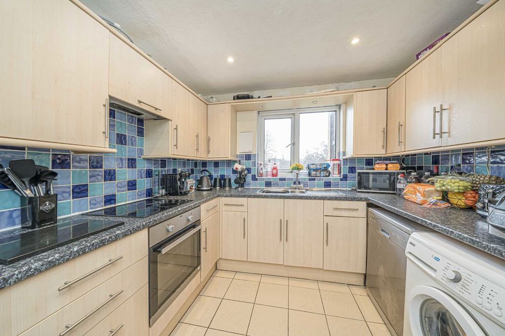 Property photo 2 of 7