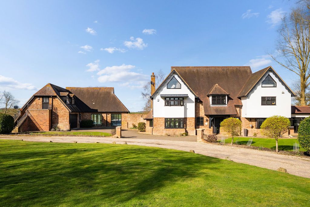 Property photo 1 of 34