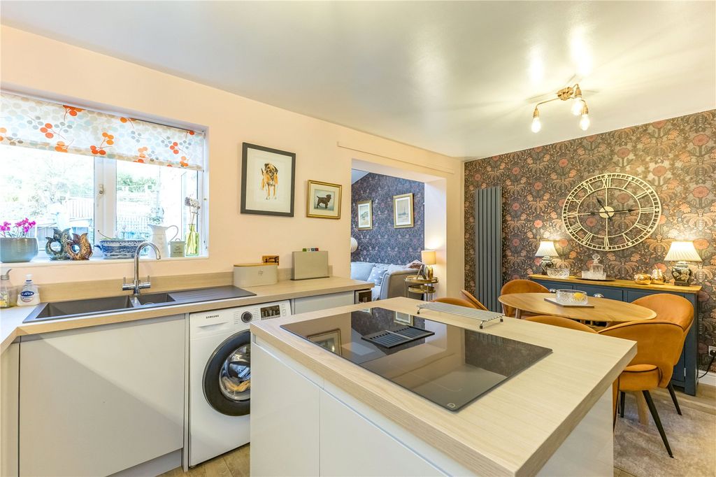 Property photo 3 of 22 Dining Kitchen