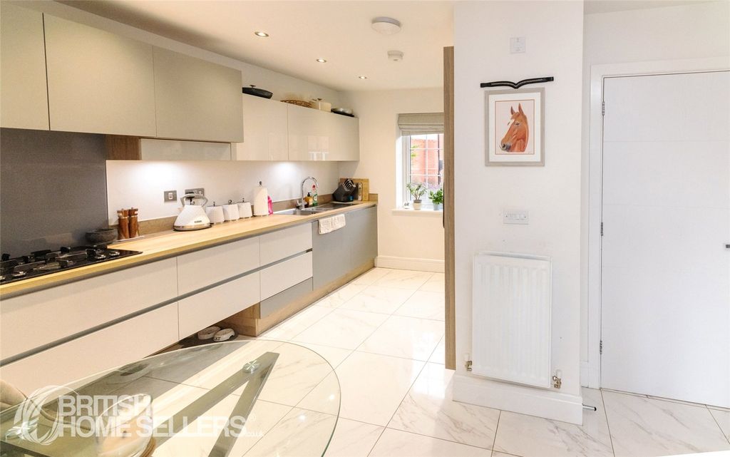 Property photo 2 of 16 Picture No. 13