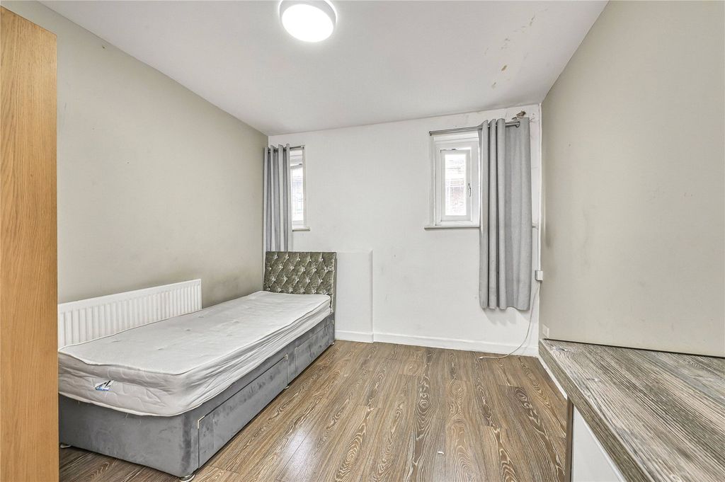 Property photo 2 of 11 Picture No. 21