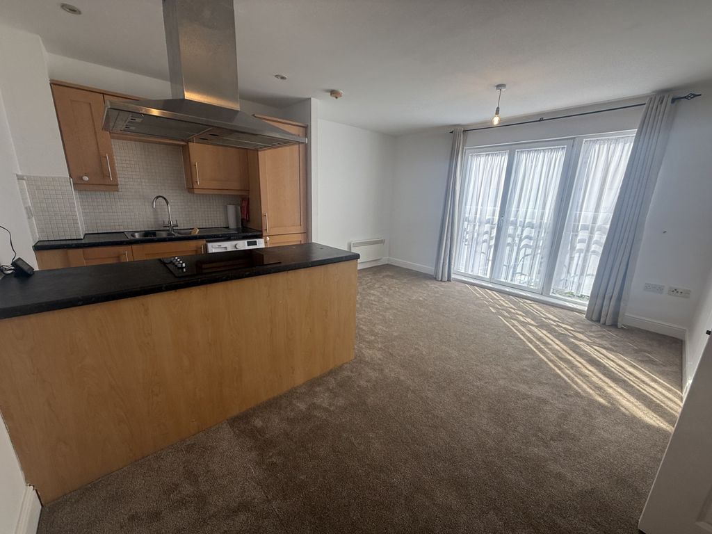 Property photo 3 of 11 Media