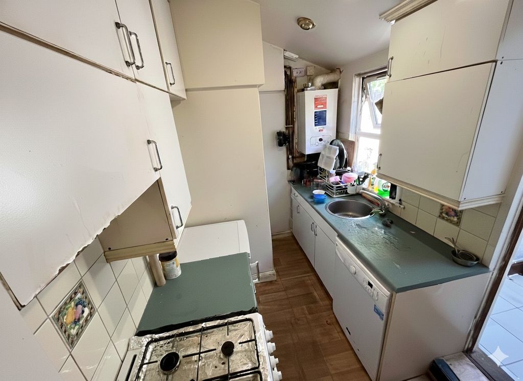 Property photo 3 of 8 4076195