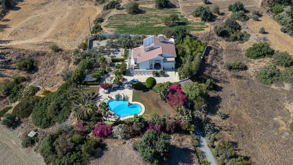 Property photo 2 of 48