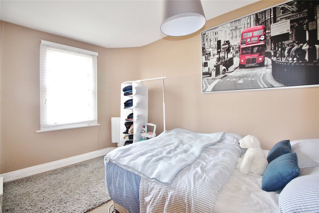 Property photo 3 of 8 Picture No. 05