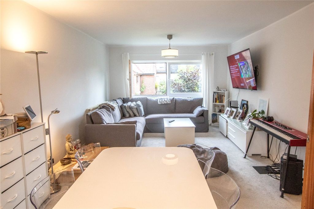 Property photo 2 of 10 Lounge/Diner