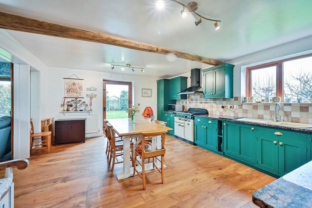 Property photo 2 of 22 Dining Kitchen