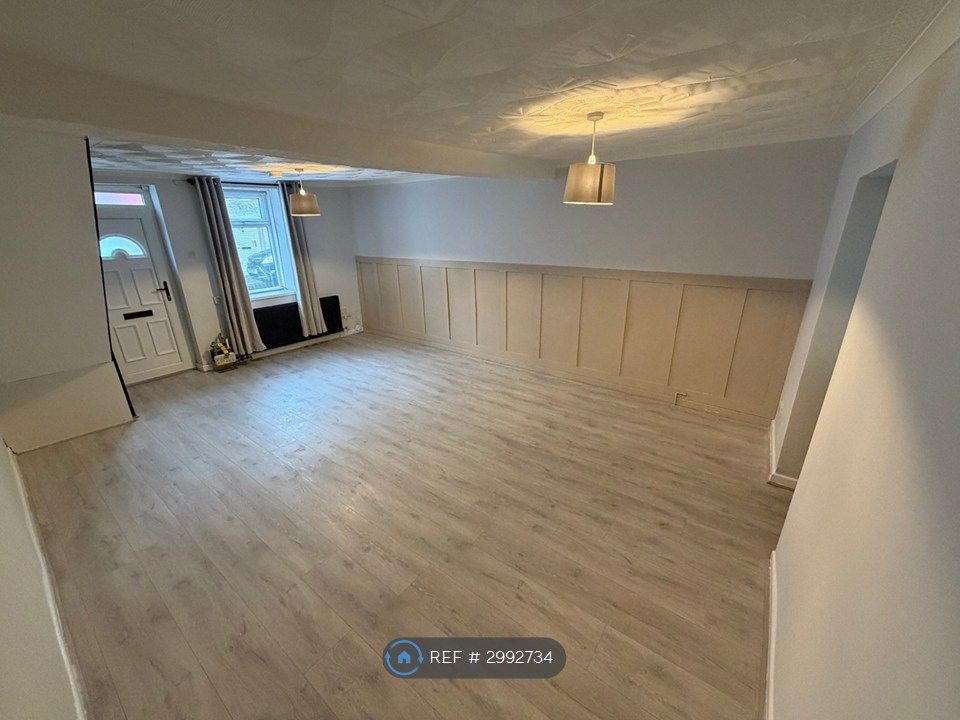 Property photo 3 of 26