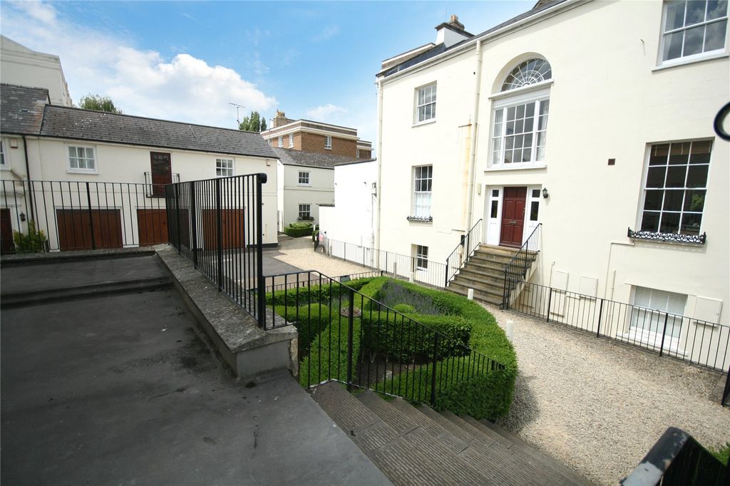 Property photo 1 of 12 Picture No. 15