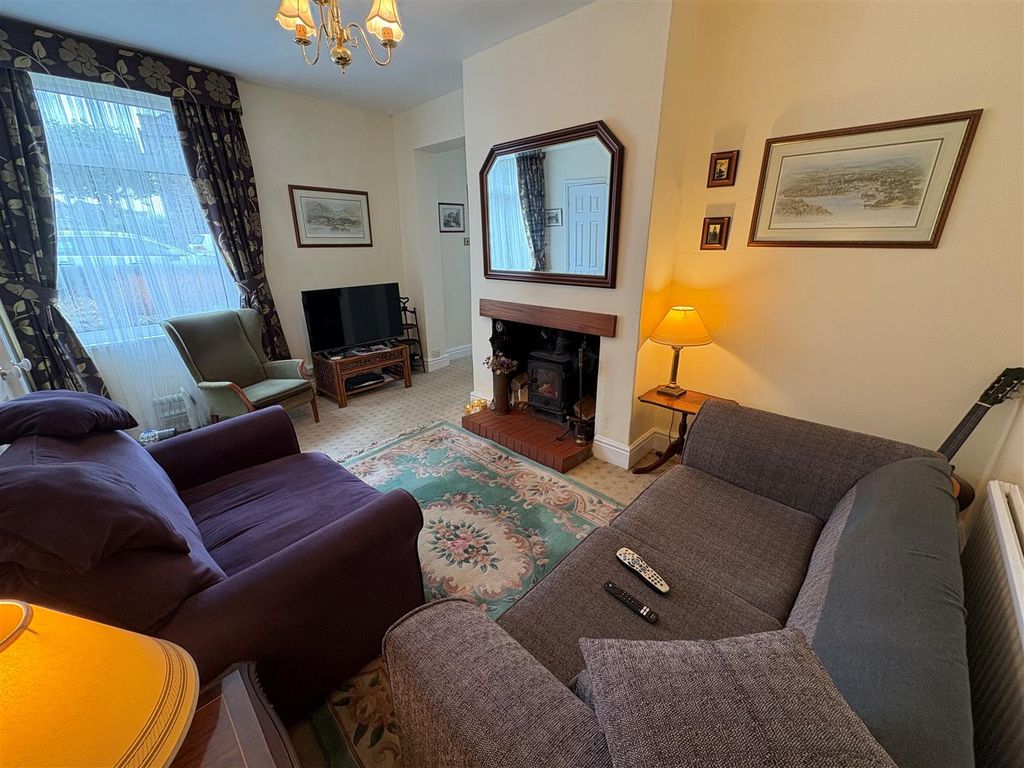 Property photo 2 of 21