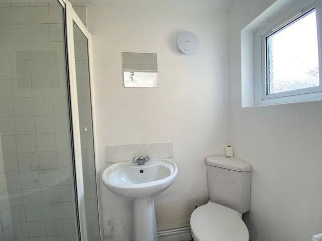 Property photo 3 of 4 Bathroom