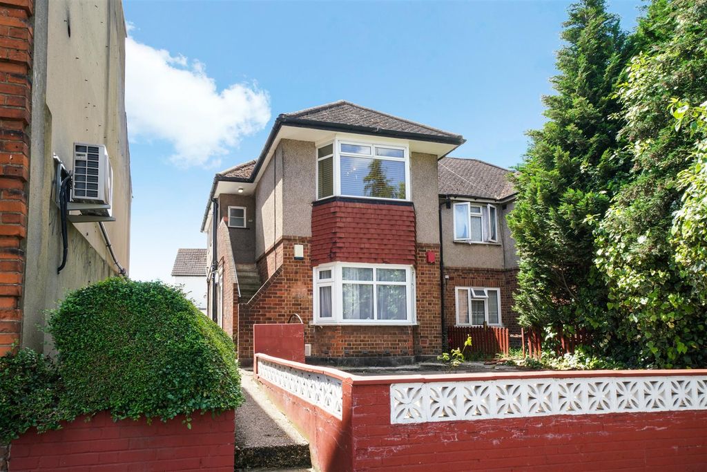 Property photo 1 of 9 237 Harrow Road - C6Tzckocmcc9Tyaxthgp.Jpg