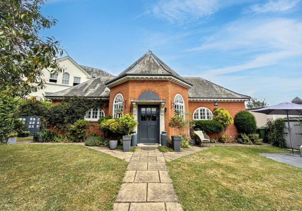 Property photo 1 of 21