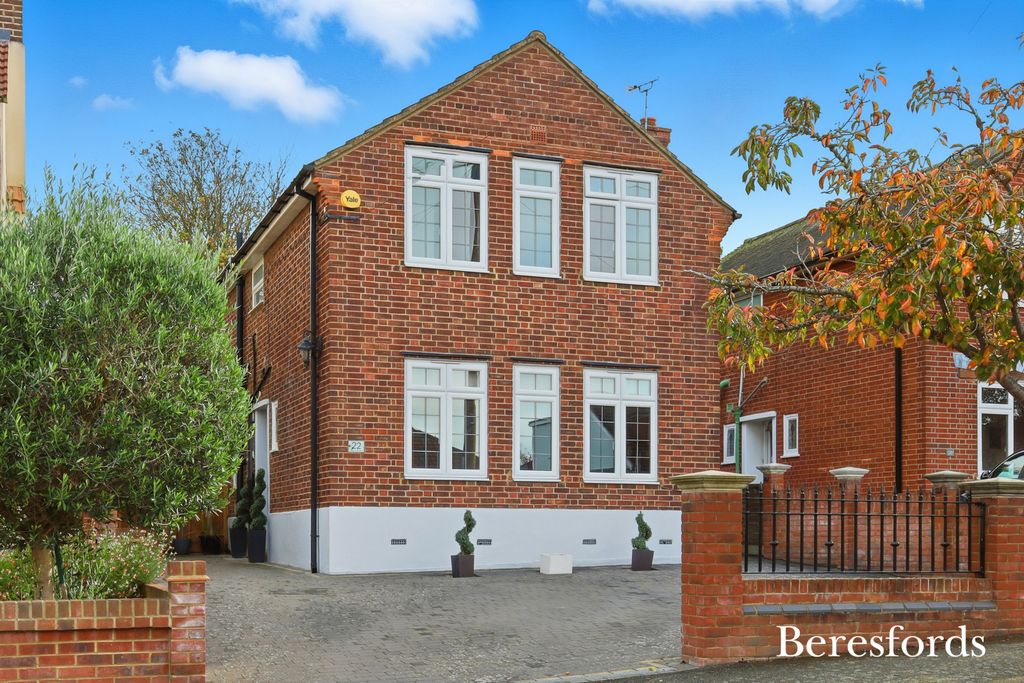 Property photo 2 of 27 Picture No. 32