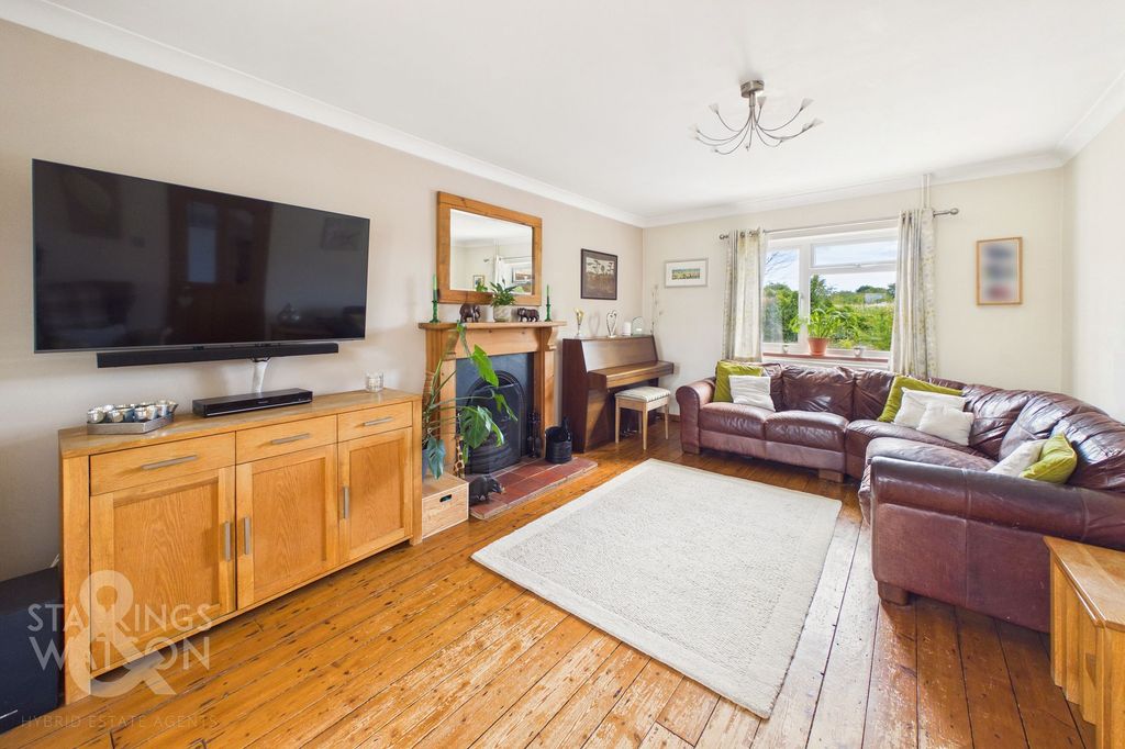 Property photo 2 of 25