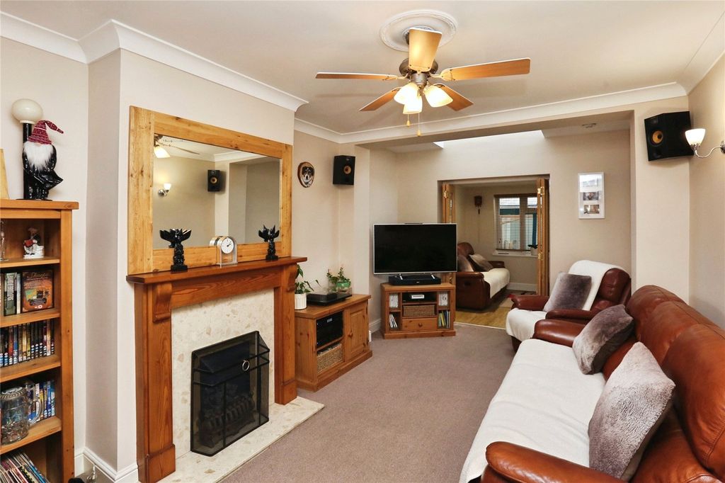 Property photo 2 of 17 Picture No. 06