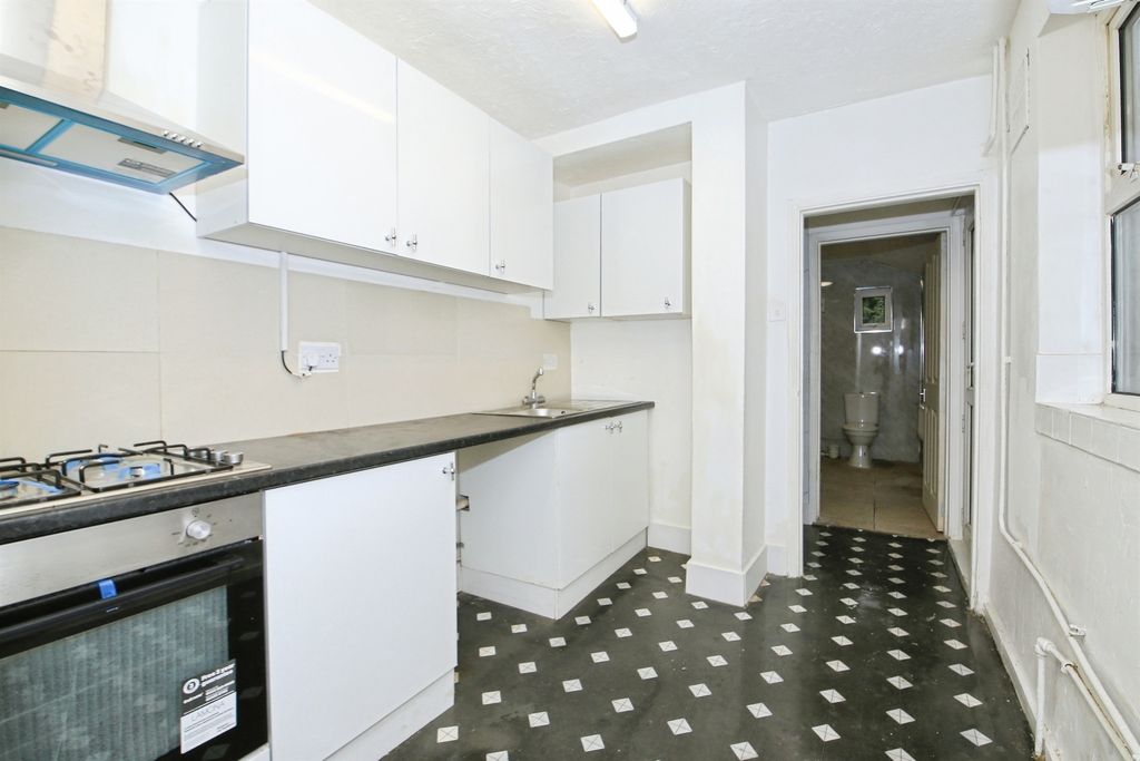 Property photo 2 of 12