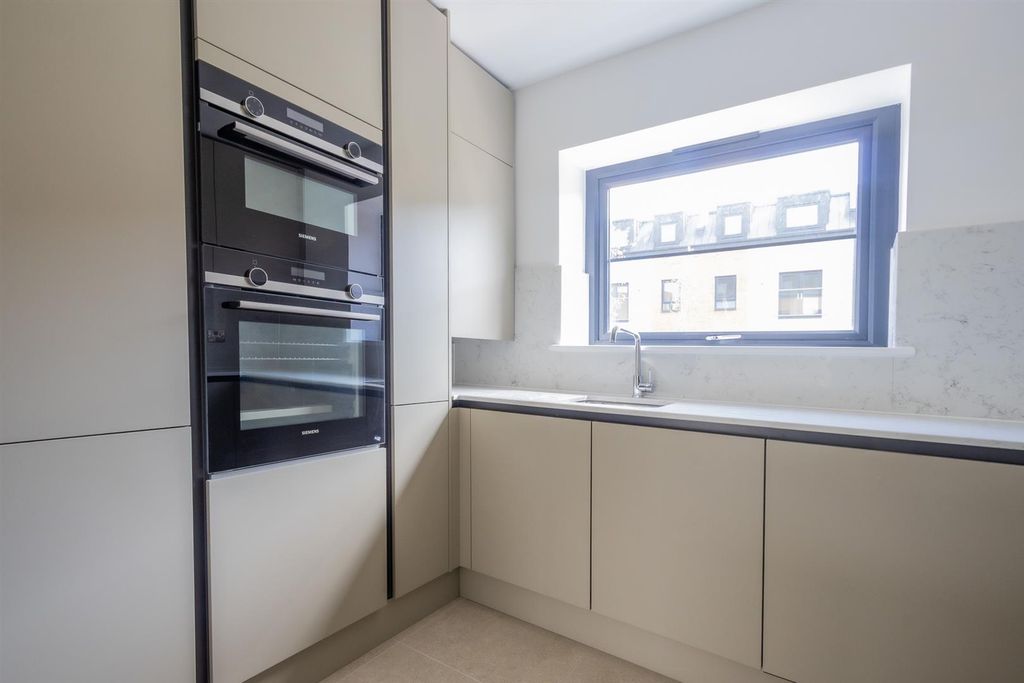 Additional image 5 of 3 bed town house for saleSevern Gardens, Chepstow, Chepstow NP16