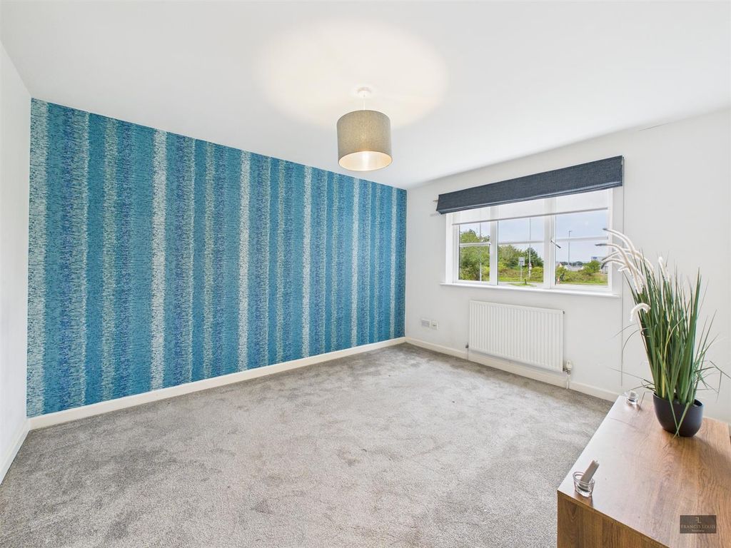 Property photo 3 of 10 Cam02887G0-Pr0542-Still004.Jpg